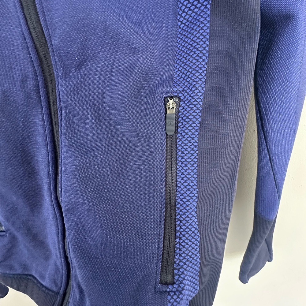Lululemon Ready to Run Jacket Pinpoint Blue
A217 - Picture 4 of 6